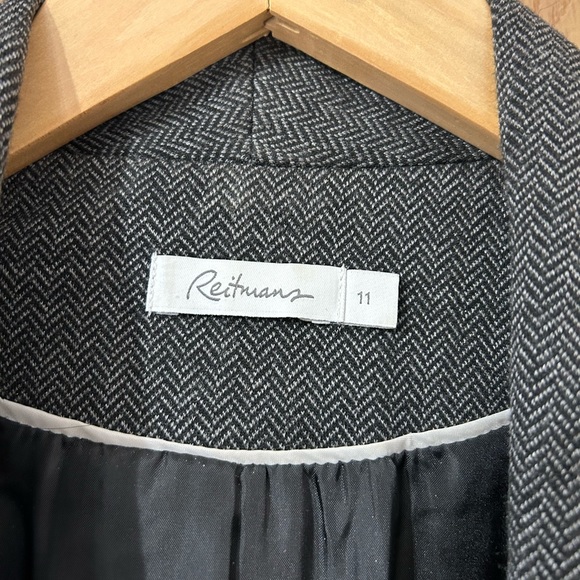 Blazer - Picture 4 of 4